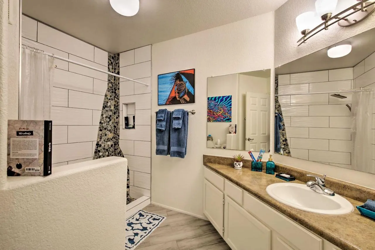 Modern Condo With Pool About 3 Mi To Downtown Phoenix! Apartment Phoenix