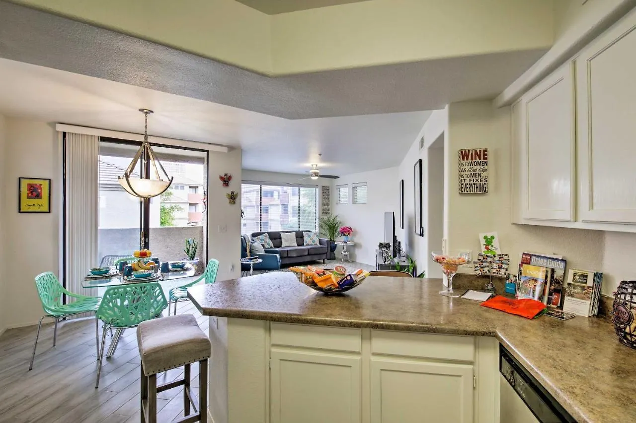 Modern Condo With Pool About 3 Mi To Downtown Phoenix! Apartment Phoenix